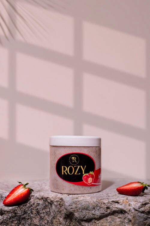 8 Rozy Strawberry Body Scrub 400 g